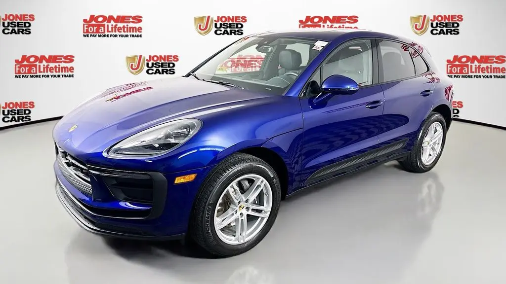 2023 Porsche Macan Base