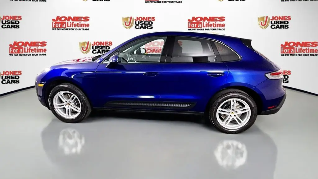 2023 Porsche Macan Base