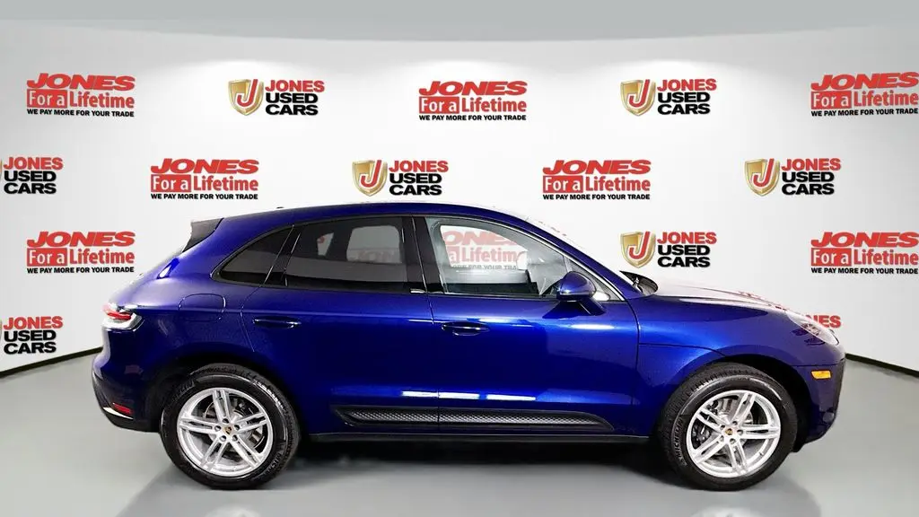 2023 Porsche Macan Base