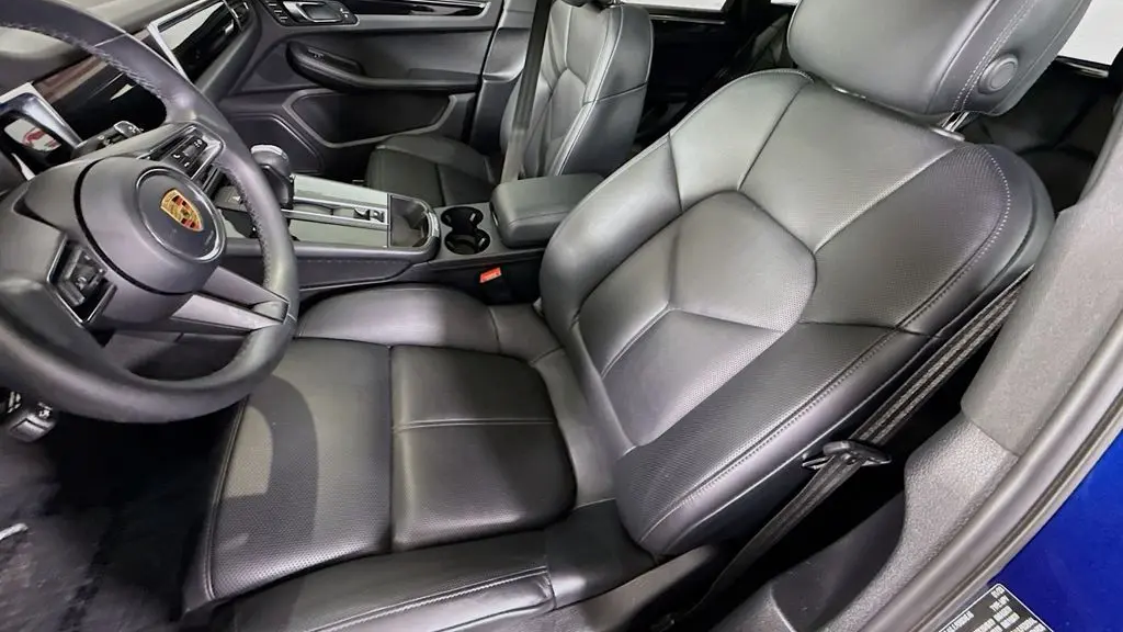 2023 Porsche Macan Base