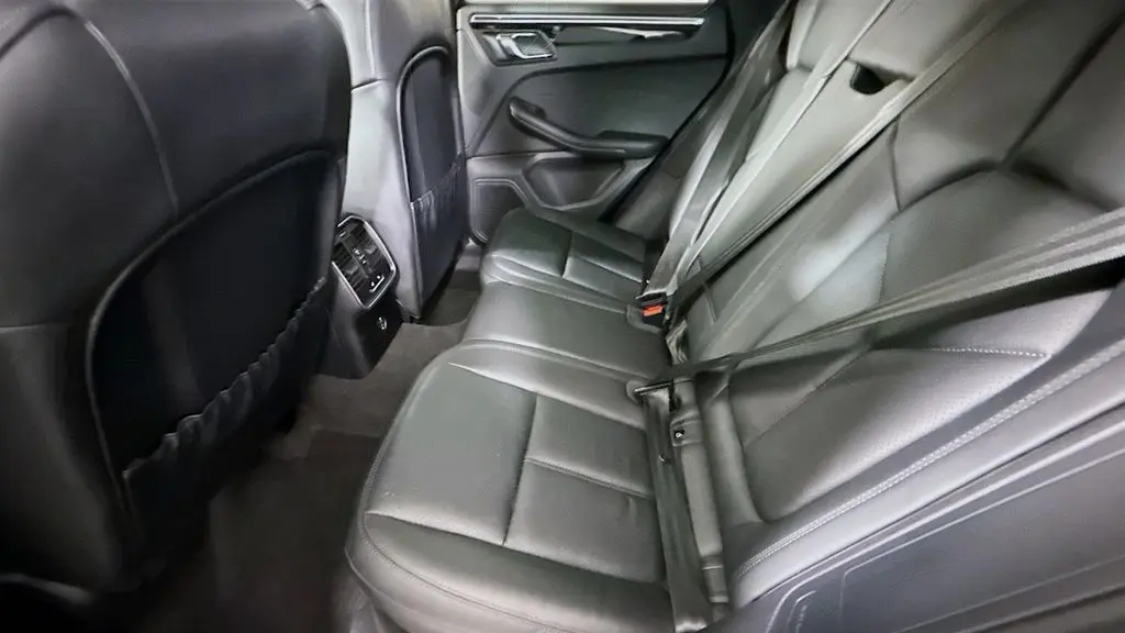 2023 Porsche Macan Base