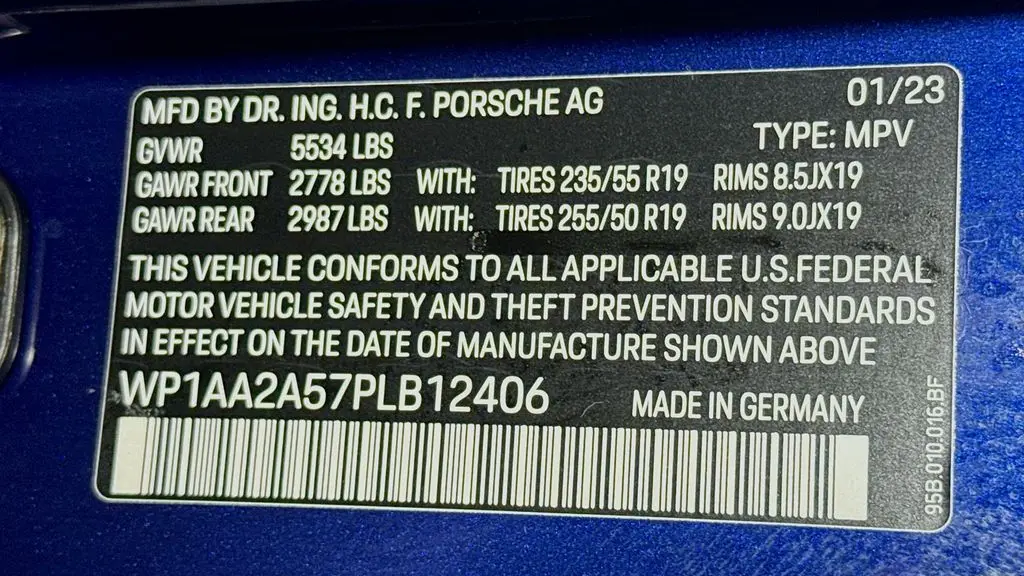 2023 Porsche Macan Base