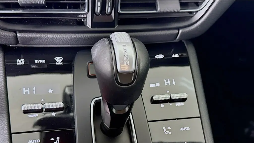 2023 Porsche Macan Base