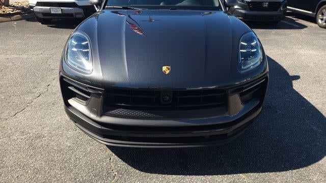 2025 Porsche Macan T