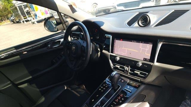 2025 Porsche Macan T
