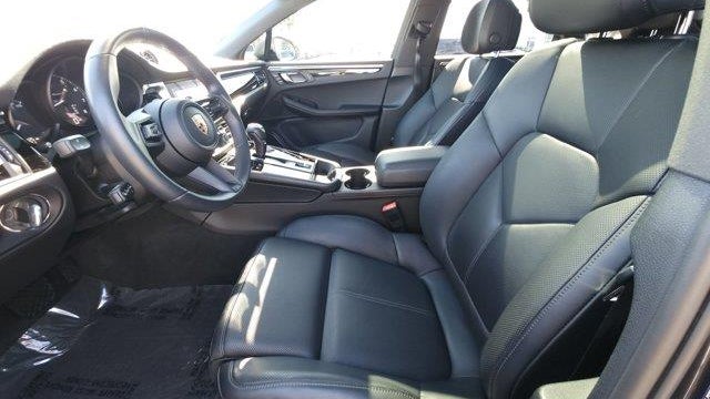 2025 Porsche Macan T