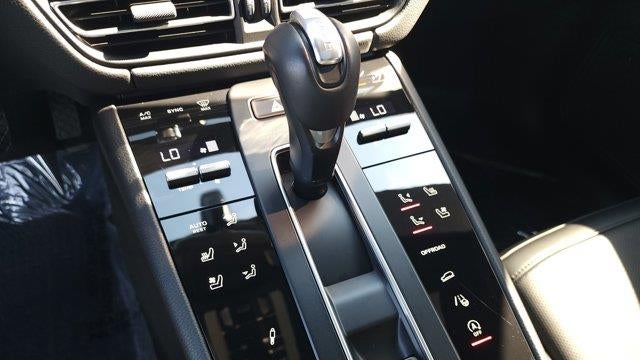 2025 Porsche Macan T