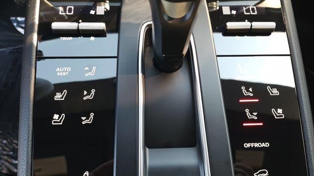 2025 Porsche Macan T