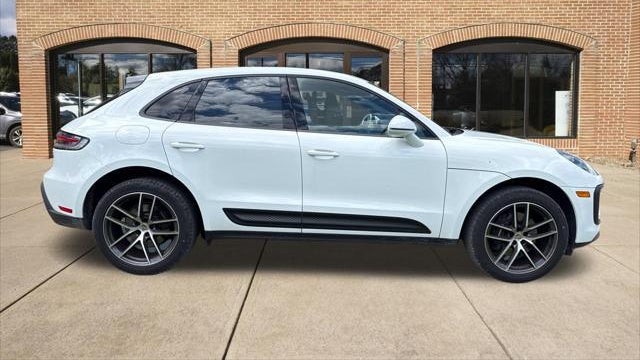 2025 Porsche Macan Base