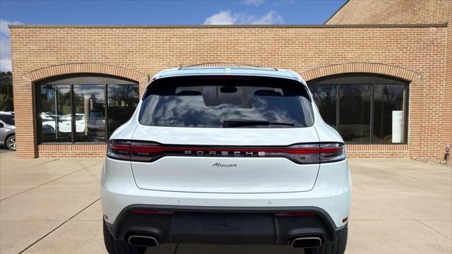 2025 Porsche Macan Base
