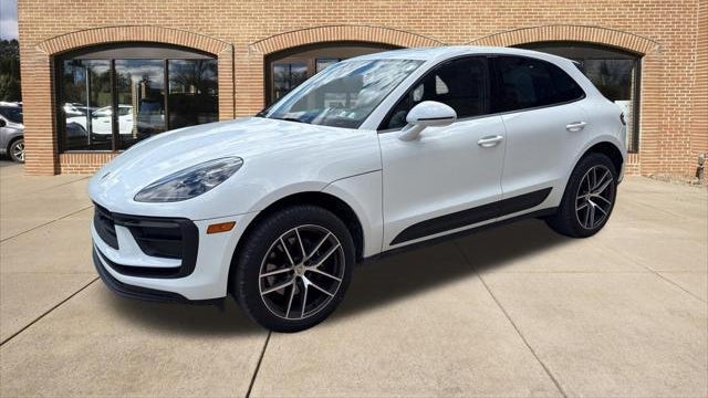 2025 Porsche Macan Base