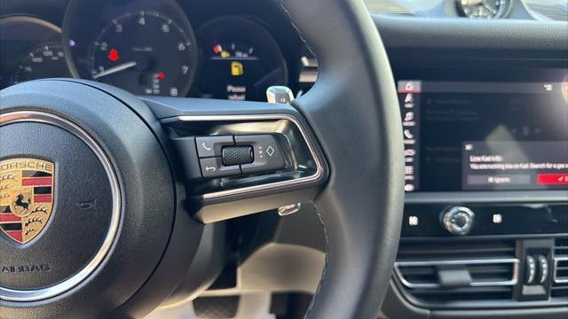 2025 Porsche Macan Base