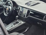 2018 Macan Thumbnail 8