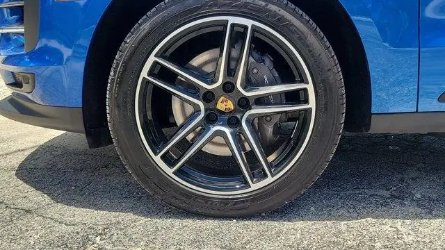 2021 Porsche Macan Base