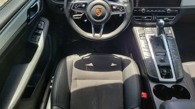 2021 Porsche Macan Base
