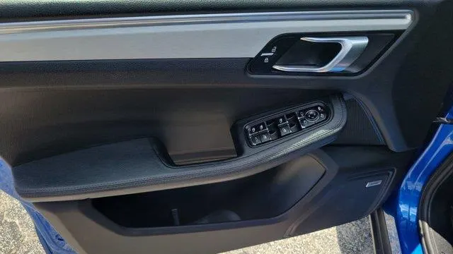 2021 Porsche Macan Base