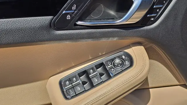 2021 Porsche Macan Base