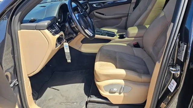 2021 Porsche Macan Base