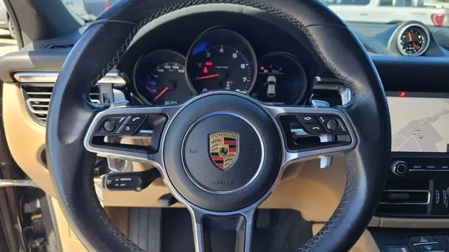 2021 Porsche Macan Base
