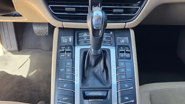 2021 Porsche Macan Base
