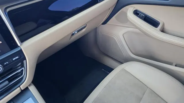 2021 Porsche Macan Base