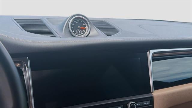 2021 Porsche Macan Base