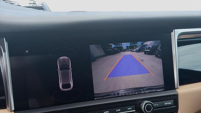 2021 Porsche Macan Base