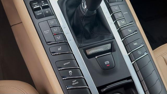 2021 Porsche Macan Base