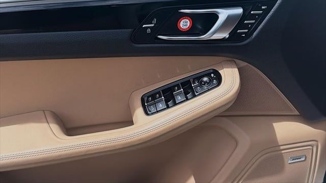 2021 Porsche Macan Base