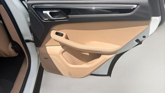 2021 Porsche Macan Base