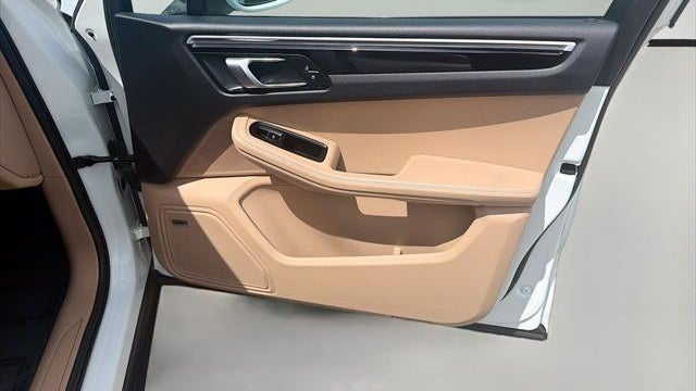 2021 Porsche Macan Base