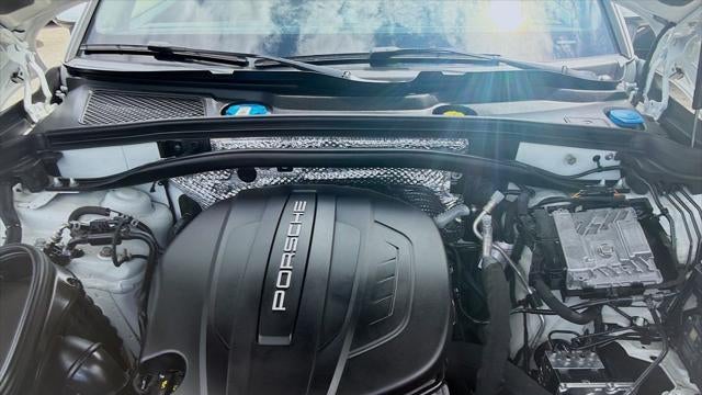 2021 Porsche Macan Base