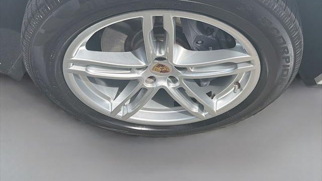 2021 Porsche Macan Base