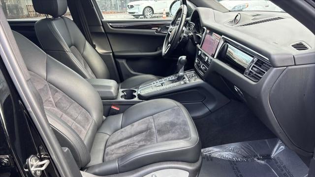 2021 Porsche Macan Base