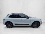 2023 Macan Thumbnail 4