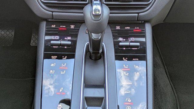 2024 Porsche Macan T