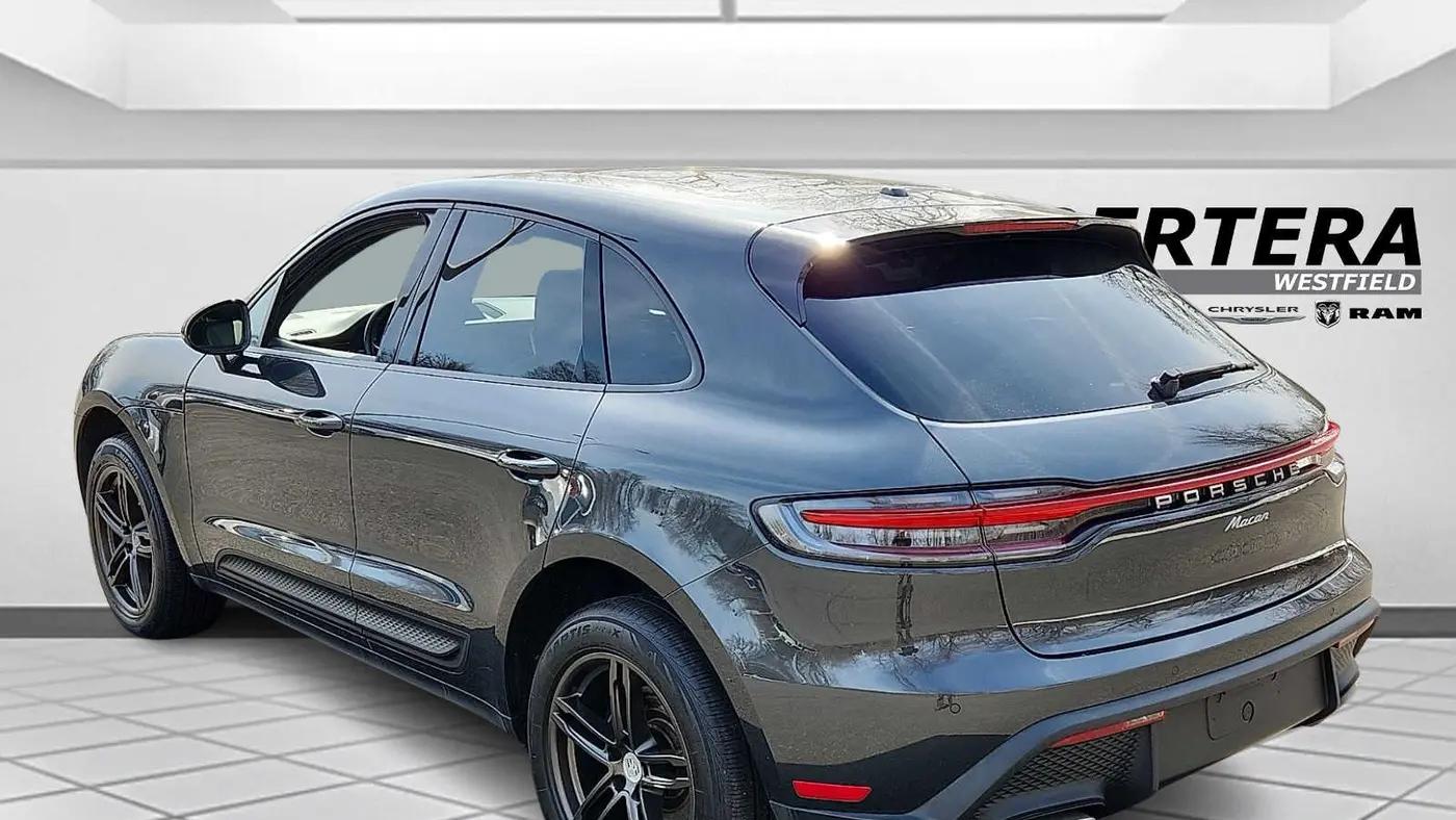 2024 Porsche Macan Base