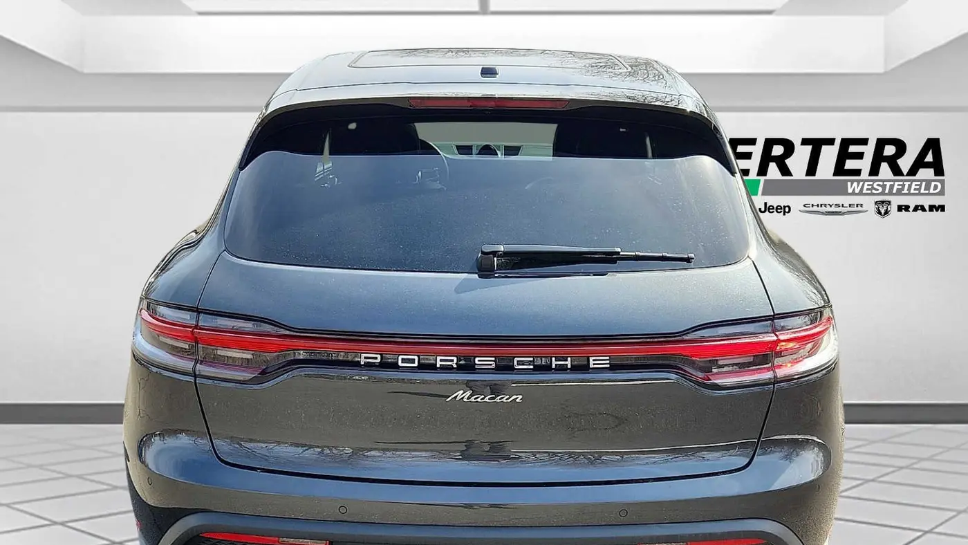 2024 Porsche Macan Base