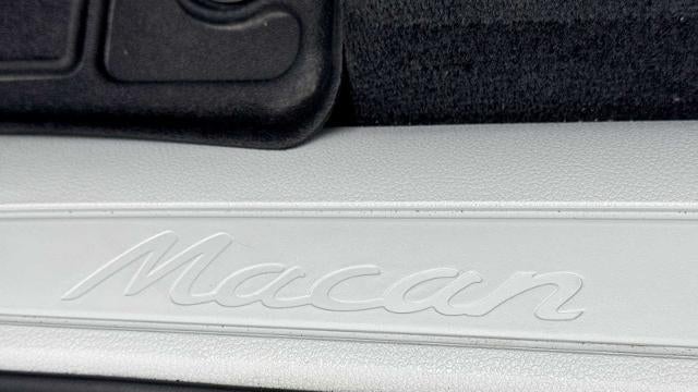 2022 Porsche Macan Base