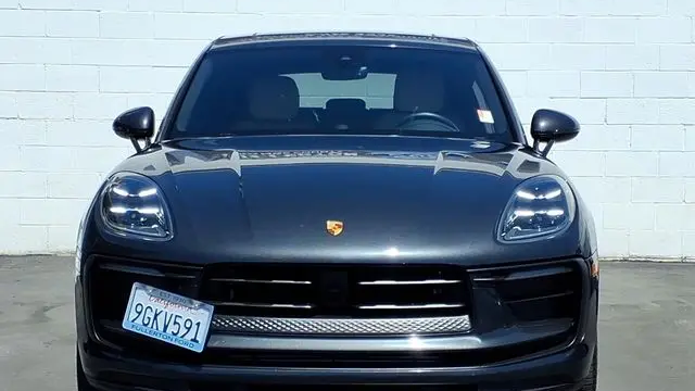 2023 Porsche Macan Base
