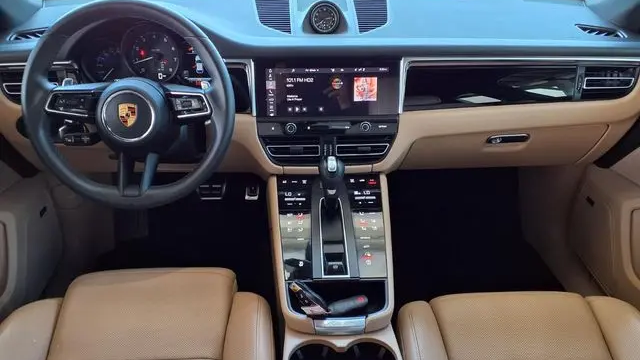 2023 Porsche Macan Base