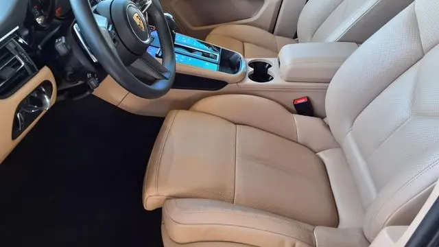 2023 Porsche Macan Base