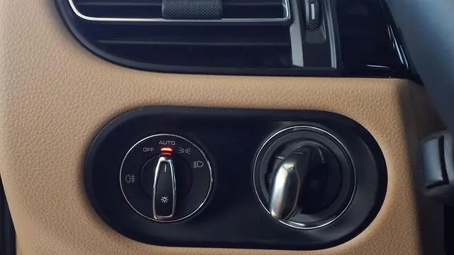 2023 Porsche Macan Base