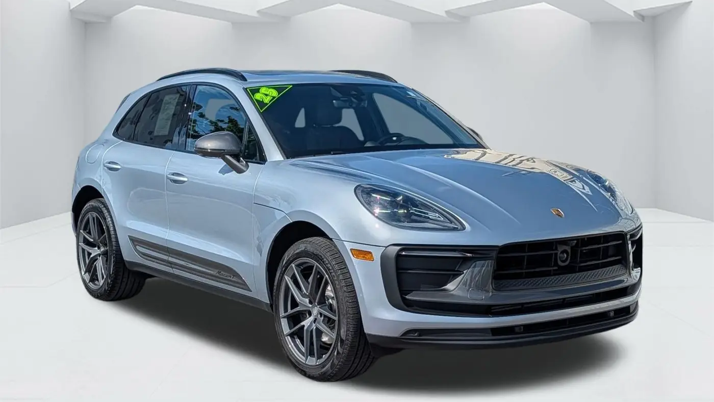 2025 Porsche Macan Base