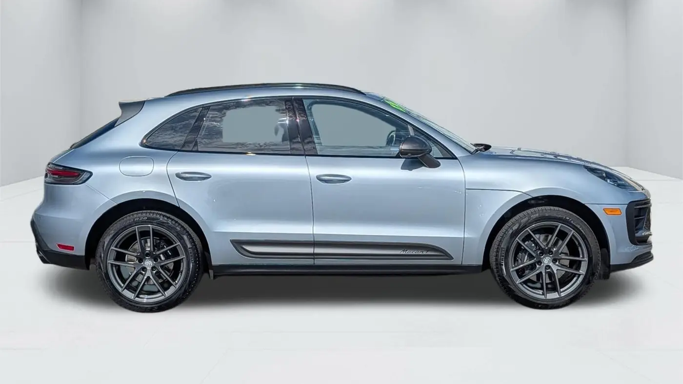 2025 Porsche Macan Base