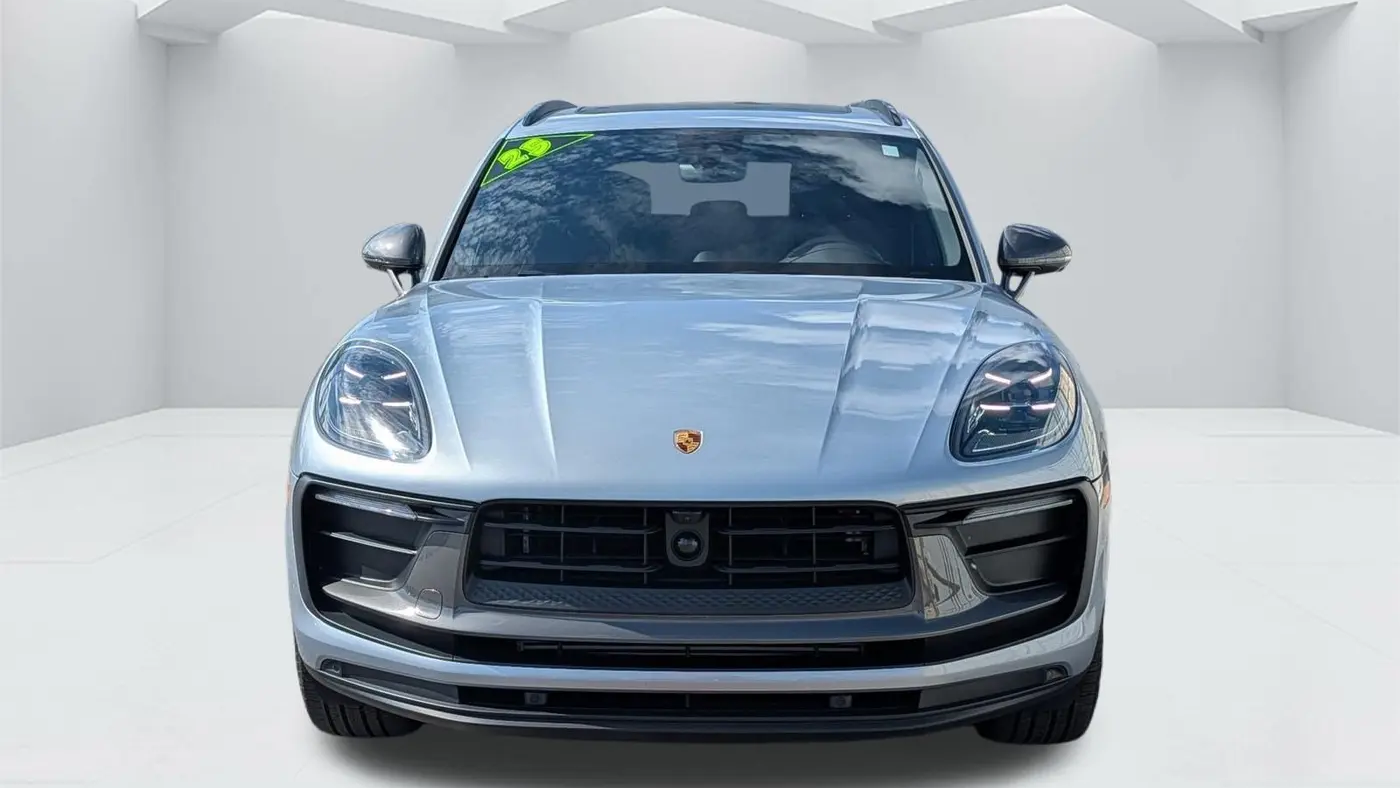 2025 Porsche Macan Base