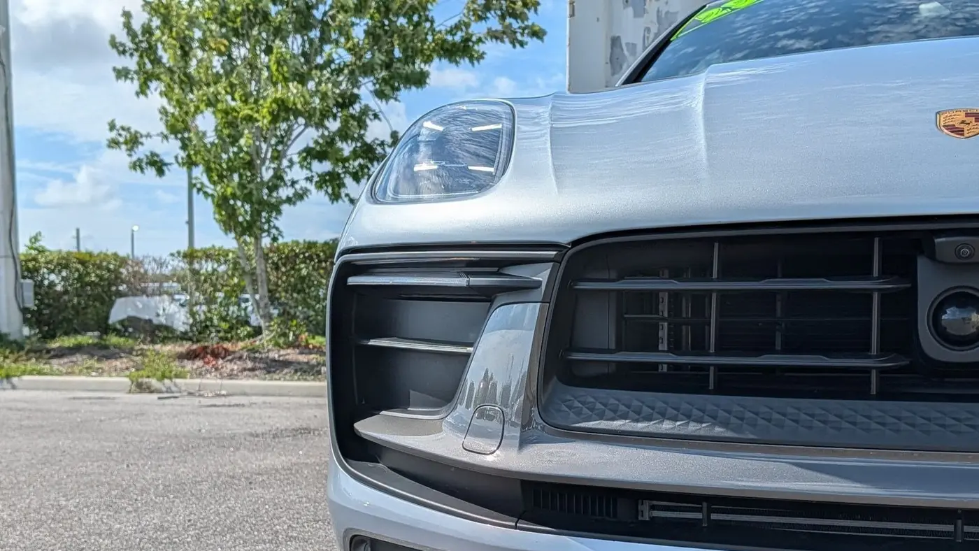 2025 Porsche Macan Base