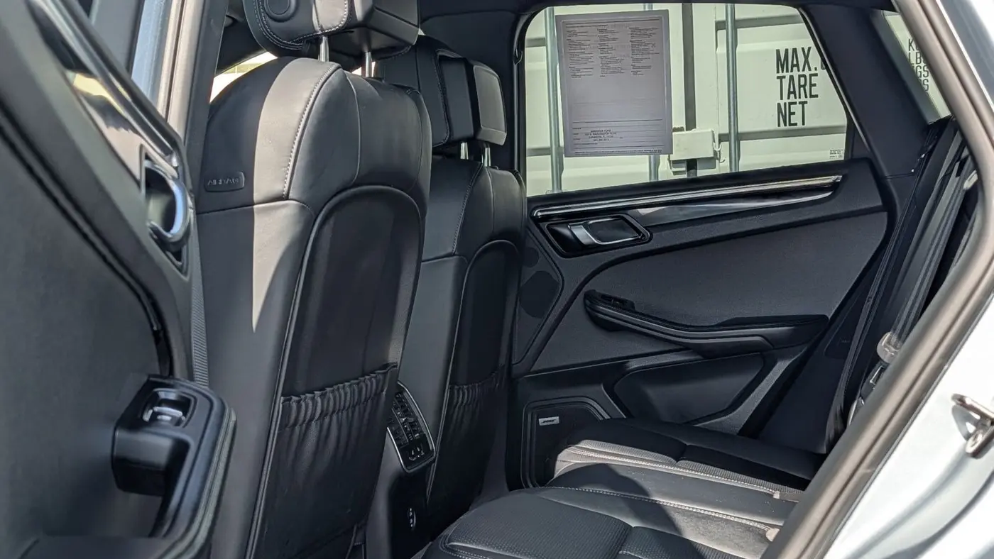 2025 Porsche Macan Base
