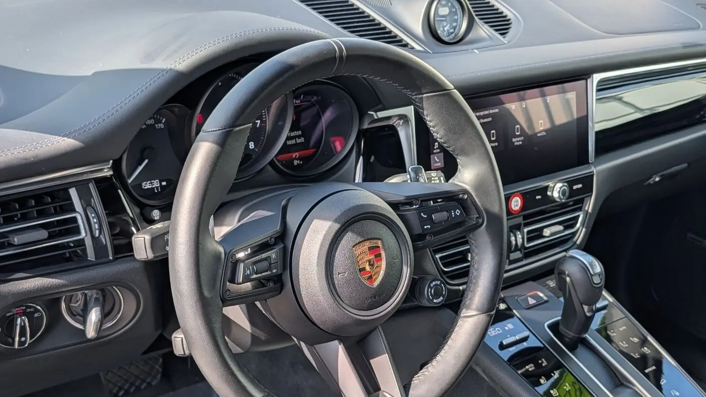 2025 Porsche Macan Base