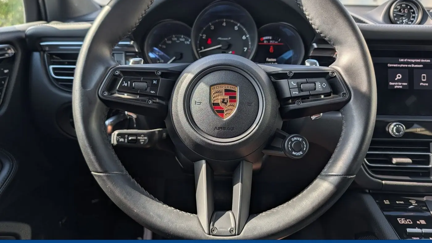2025 Porsche Macan Base